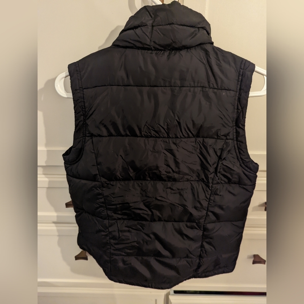 💰2/$20 JACOB Black puffy vest - Picture 2 of 6